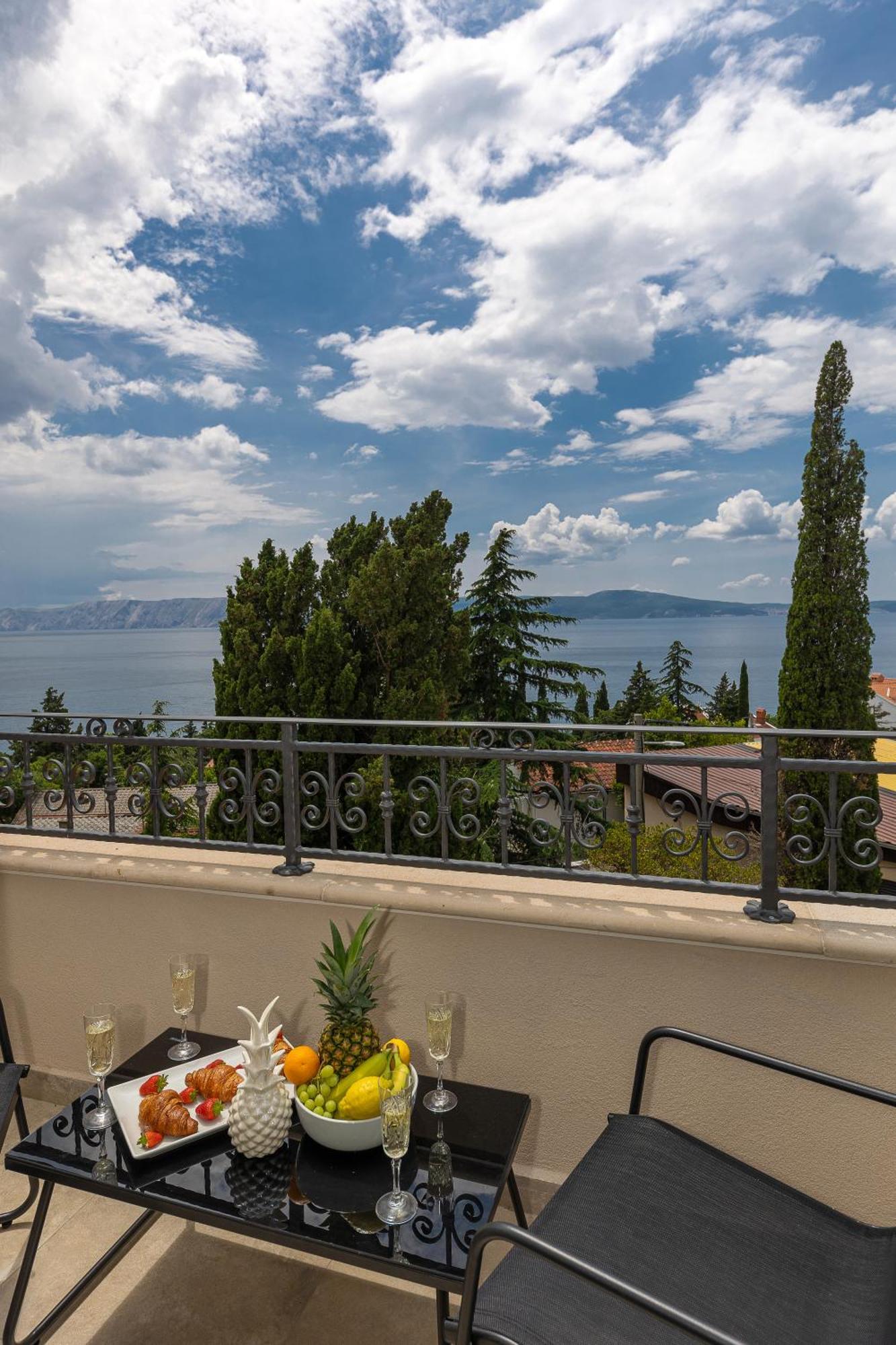 Sea House Lea Apartment Novi Vinodolski Exterior photo